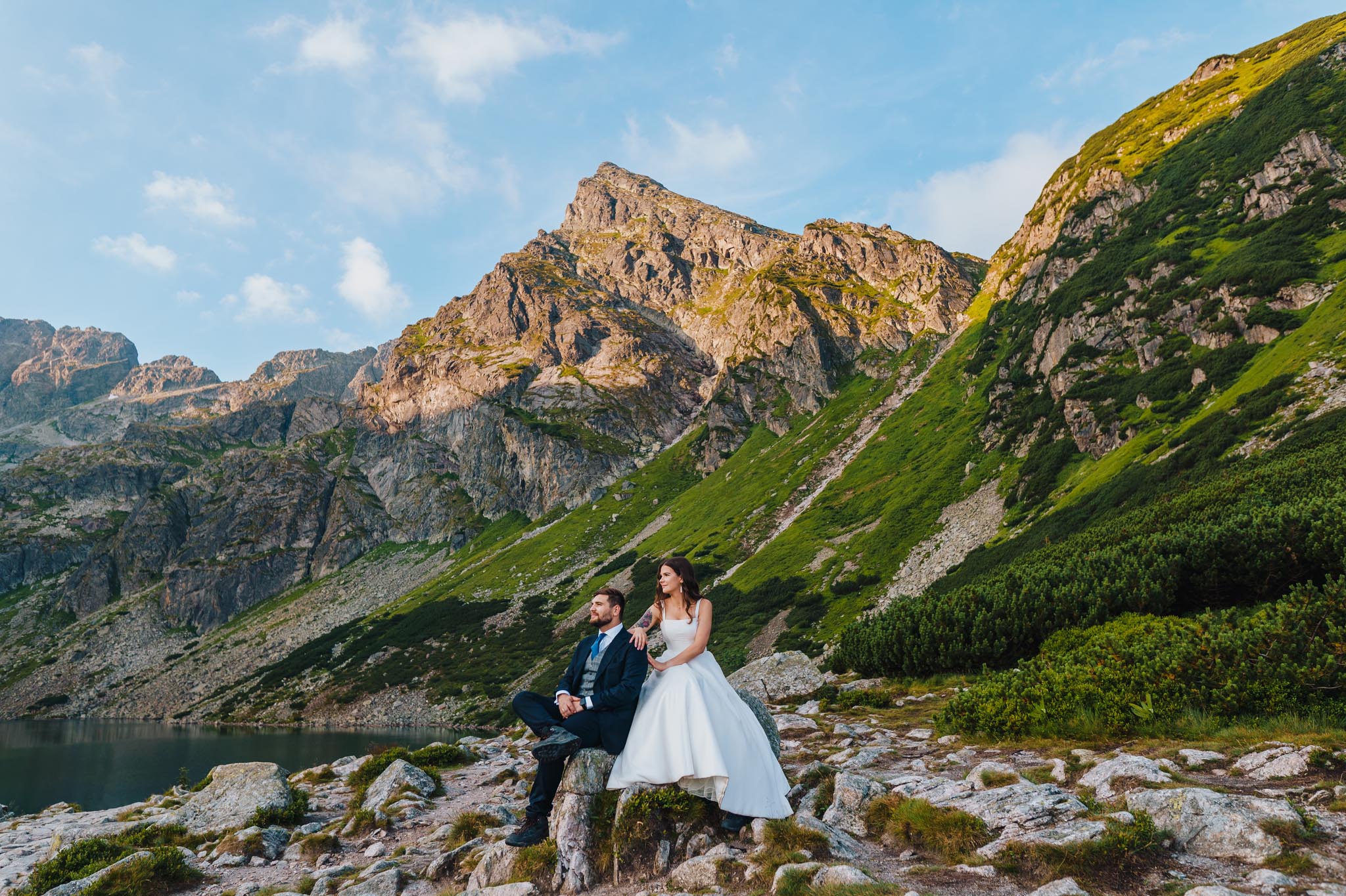 Sesja ślubna w Tatrach, Para Młoda nad Czarnym Stawem