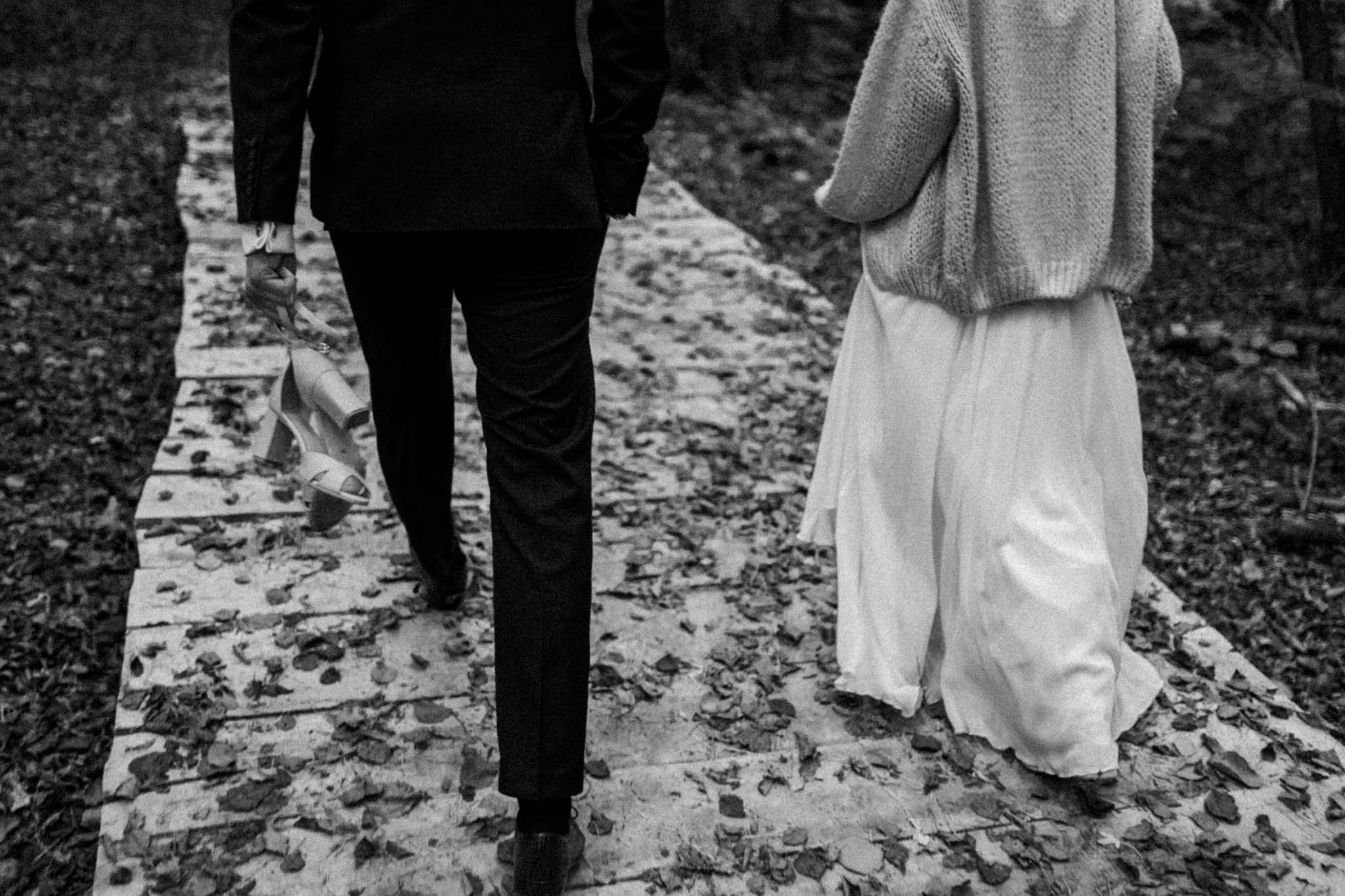 Czarno-białe zdjęcie, sesja ślubna