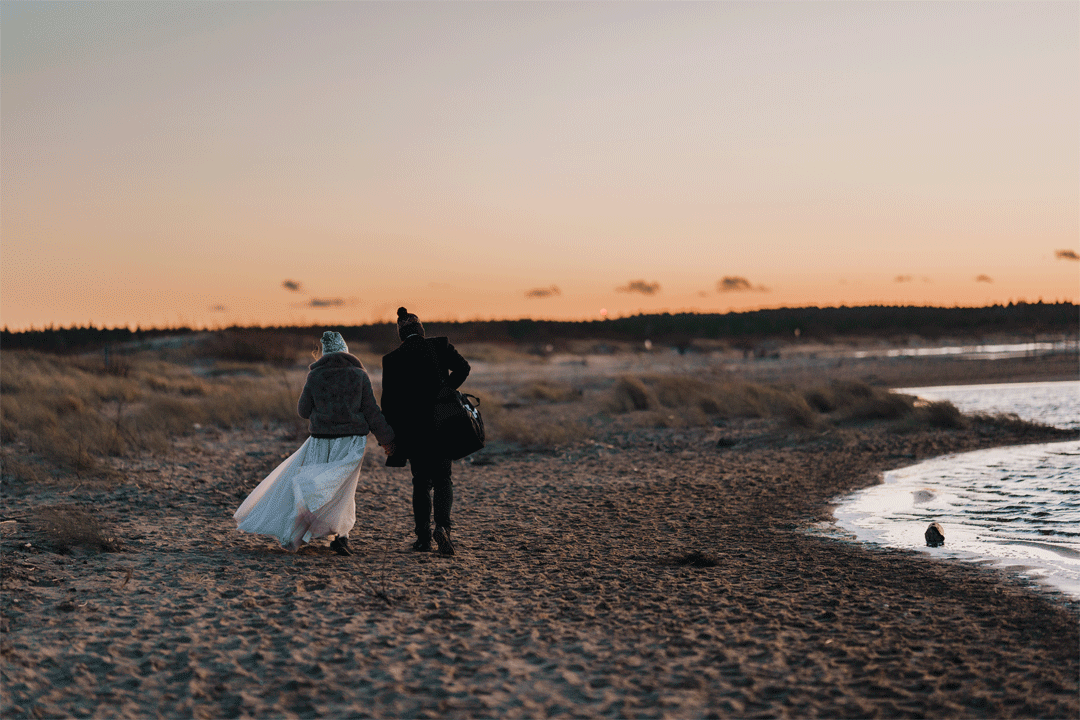 GIF sesja ślubna o zachodzie słońca na plaży